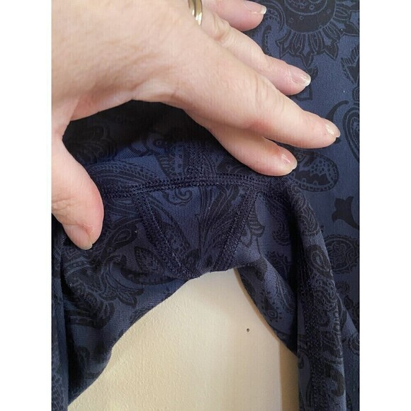 Lululemon Women's Blue Leggings Size: 2 - Picture 4 of 5